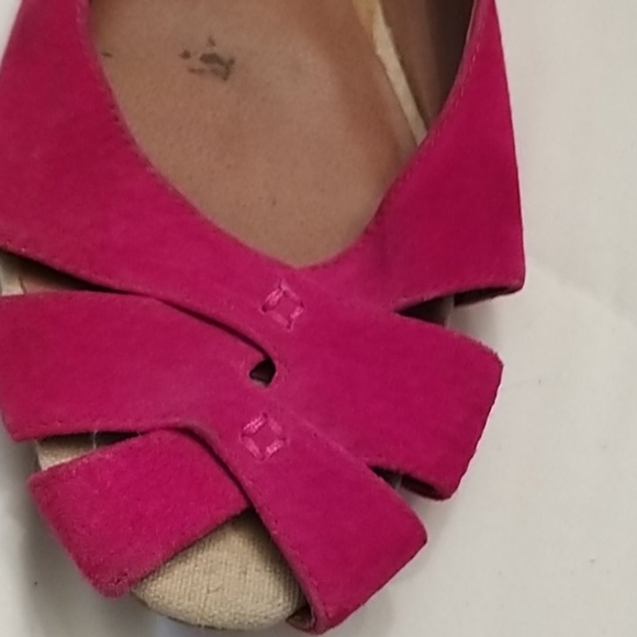 Fushia suede shoes - Picture 2 of 4